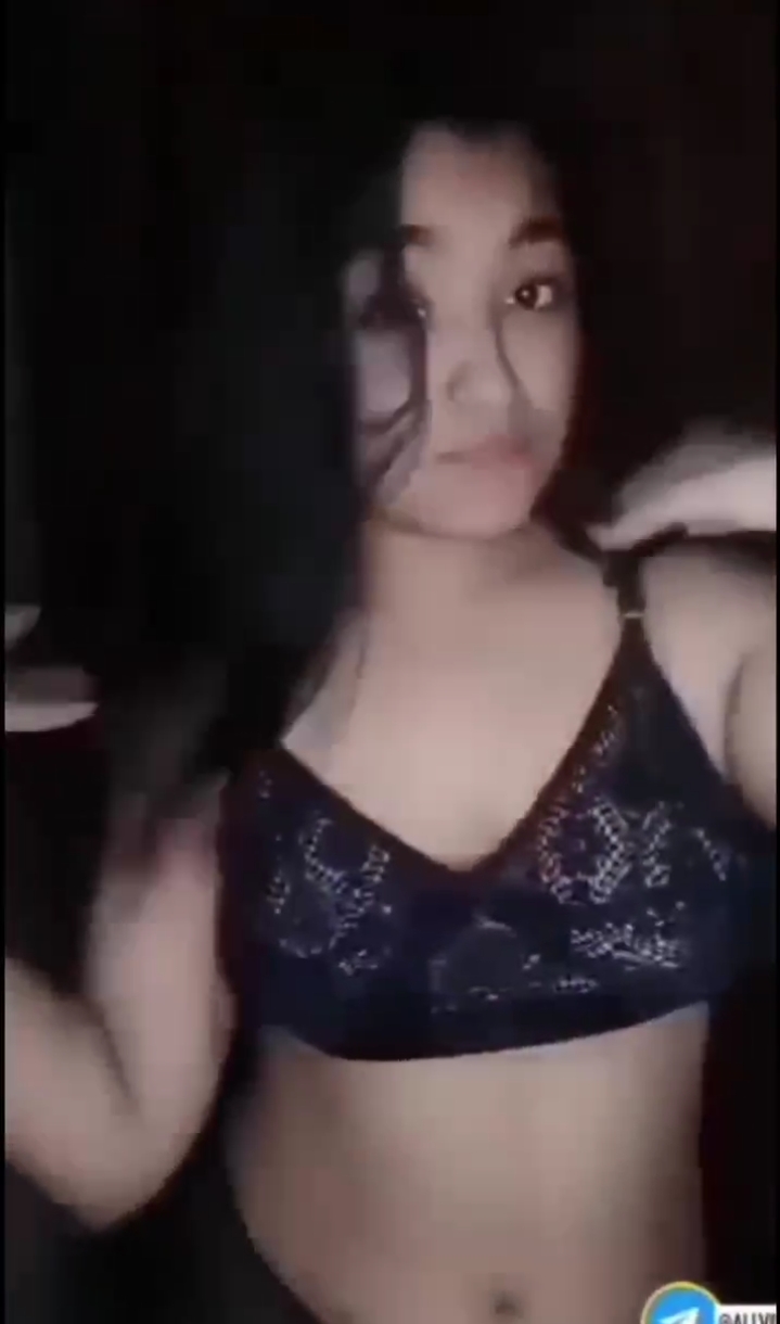 Jabalpur Girl Viral MMS Video leaked Changing Clothes | Girl changing Bra Video Got Viral | Video call MMS | Jabalpur Girl Viral Leaked MMS Video by bf | Girl trying Bra Gifted by boyfriend | Desi leaked MMS | Desi MMS video~ khatrimaza2.com